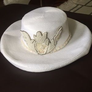 SOLD Vintage white hat